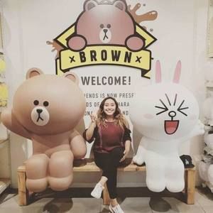 Meet your Posher, Stephanie